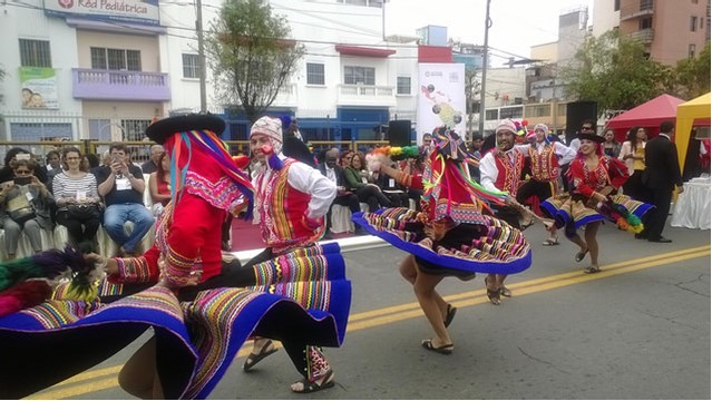 Danzantes Campesinos De Los Andes Peruanos
