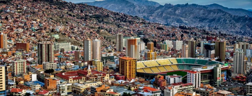 Expertos proponen cambio de modelo económico en Bolivia para enfrentar crisis por Covid-19