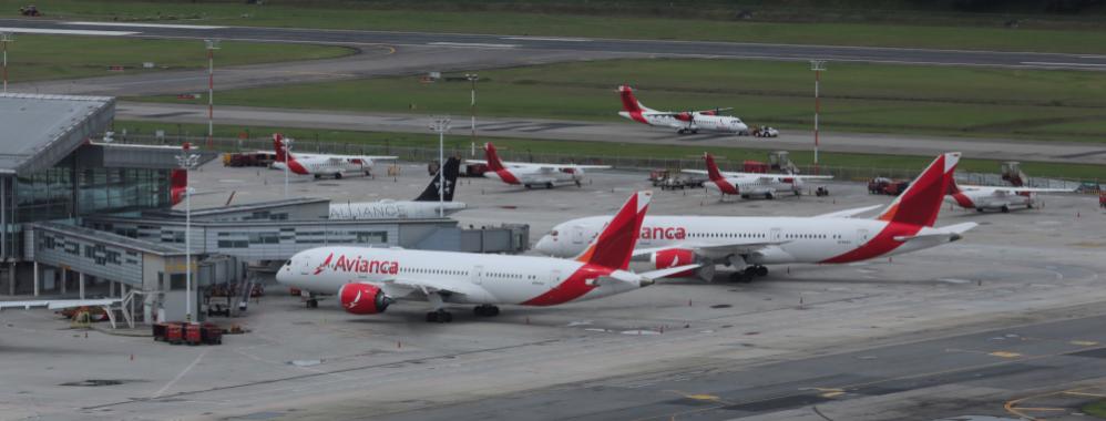 Colombia suspende vuelos hasta fin de agosto a causa de pandemia