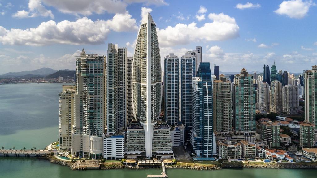  Panamá anuncia reabrir restaurantes el próximo ocho de febrero