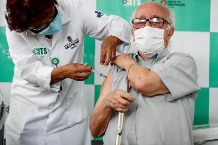 “Distorsión” del mercado está detrás del retraso de América Latina en la vacunación