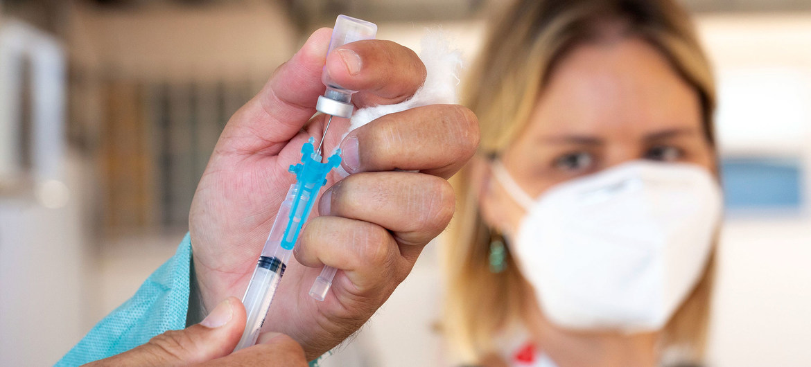 COVID-19: Brasil espera haber vacunado a toda su población para fines de 2021