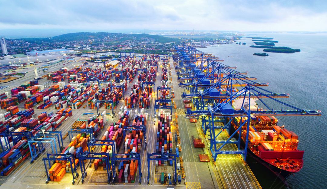 Puertos colombianos atienden 7.990 buques durante 2021