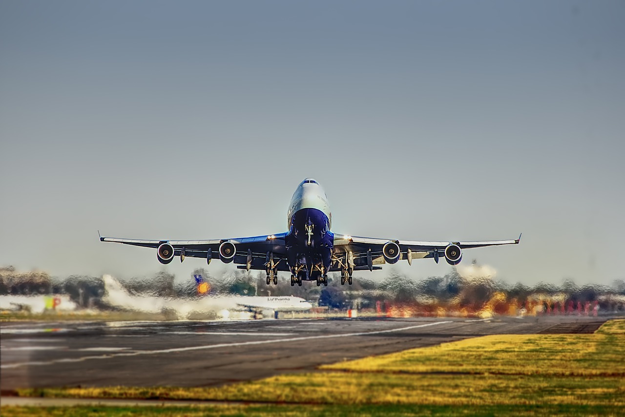 América Latina y el Caribe se destacan como líderes en la recuperación del tráfico aéreo global