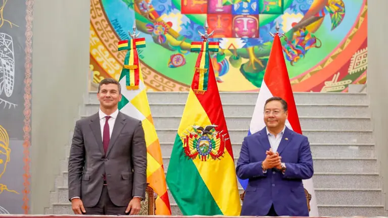 Bolivia y Paraguay firman acuerdos de integración en beneficio de sus pueblos