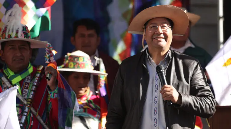 Presidente de Bolivia instruye acelerar el desarrollo del campo petrolero
