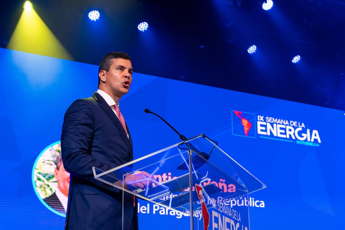 Presidente Peña busca convertir a Paraguay en el "motor" de la integración energética latinoamericana