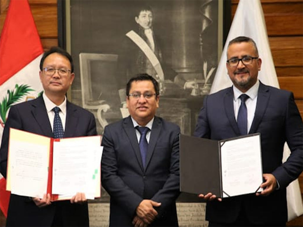 Perú firma acuerdo de cooperación con China sobre seguridad alimentaria