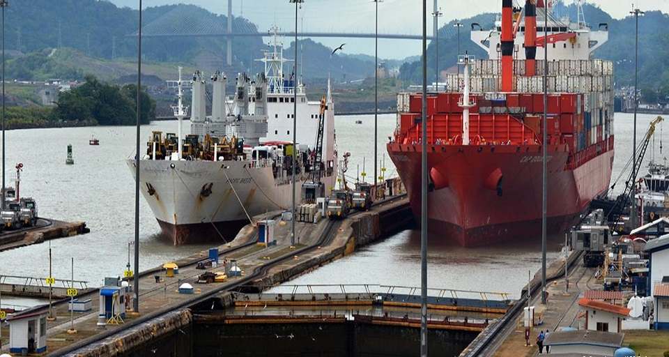 Canal de Panamá podría duplicar número de contenedores en tránsito