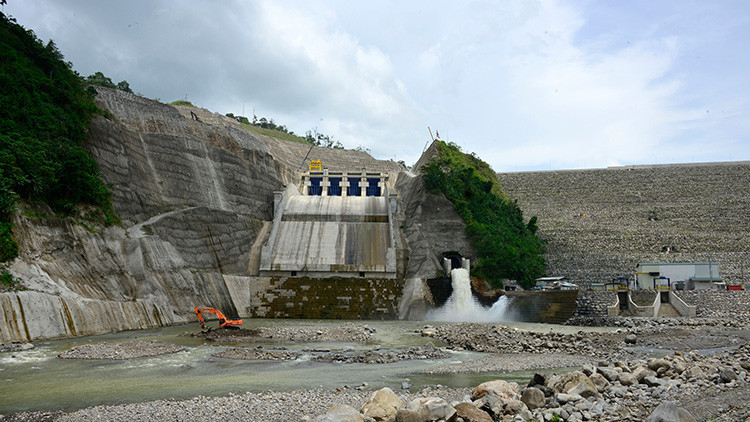 Represa -reventazon -cr _20160830