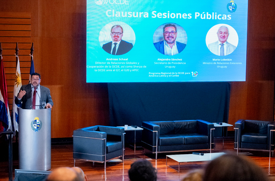Fotografías cortesía de OCDE y Presidencia de Uruguay